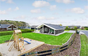 Stunning Home In Juelsminde With Wifi Sønderby